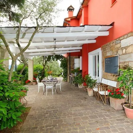 Rancolfo Sleeps 10 Pool Wifi Coltavolino